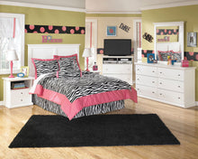 Load image into Gallery viewer, Bostwick Shoals - White - 3 Pc. - Dresser, Mirror, Full Panel Headboard