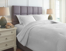 Load image into Gallery viewer, Maurilio - White - King Comforter Set