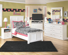 Load image into Gallery viewer, Bostwick Shoals - White - 5 Pc. - Dresser, Mirror, Twin Panel Bed