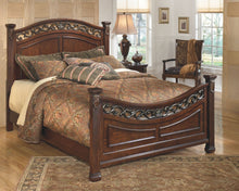 Load image into Gallery viewer, Leahlyn - Warm Brown - Queen Panel Bed