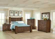 Load image into Gallery viewer, Sutter Creek Queen Bed With Block Posts Vintage Bourbon