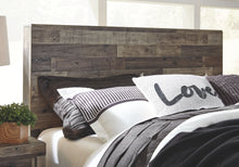 Load image into Gallery viewer, Derekson - Multi Gray - 5 Pc. - Dresser, Mirror, Full Panel Bed