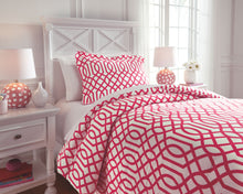 Load image into Gallery viewer, Loomis - Fuchsia - Twin Comforter Set