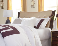 Load image into Gallery viewer, Himena - White - Pillow