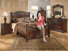 Load image into Gallery viewer, Leahlyn - Warm Brown - 5 Pc. - Dresser, Mirror, King Panel Bed
